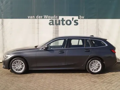 Begagnad BMW 318 Executive 156 HK (114 kW) 2021 Grå Kombi