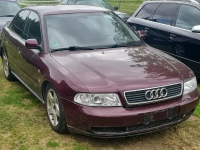 Gebraucht Audi A4 Sport 150 PS (110 kW) 1995 Rot Limousine