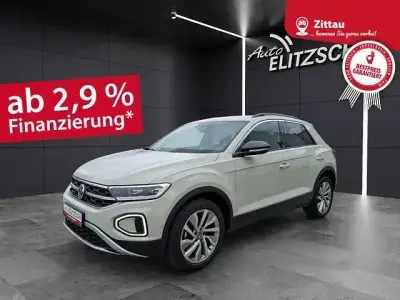 Usado VW T-Roc Move 110 HP (80 kW) 2024 Cinzento SUV