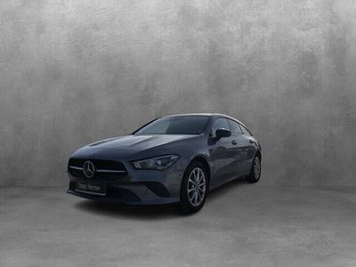 Gebraucht Mercedes CLA200 Shooting Brake Progressive 163 PS (119 kW) 2022 Metalliclack mountaingrau Kombi