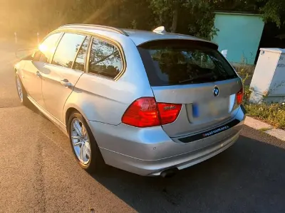 Gebraucht BMW 318 143 PS (105 kW) 2010 Silber Kombi