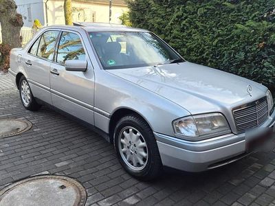 Gebraucht Mercedes C220 150 PS (110 kW) 1994 Silber Limousine