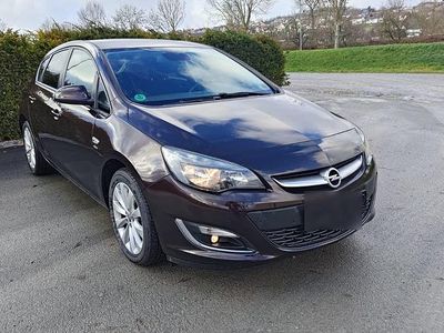 Braun Gebraucht 2013 Opel Astra Limousine | 5.199 € (Fairer Preis)