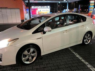 Gebraucht Toyota Prius 100 PS (73 kW) 2010 Weiß Kleinwagen