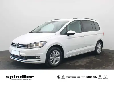 Gebraucht VW Touran Comfortline 150 PS (110 kW) 2023 Weiß Van / Kleinbus