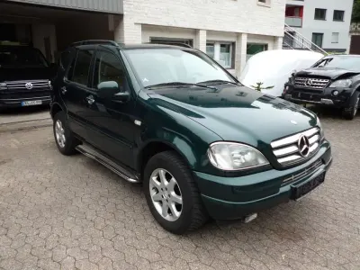 Gebraucht Mercedes ML270 163 PS (119 kW) 2001 Grün SUV
