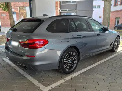 Gebraucht BMW 520 Sport Line 190 PS (139 kW) 2018 Grau Kombi