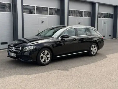 Gebraucht Mercedes E220 Avantgarde 194 PS (142 kW) 2016 Schwarz Limousine