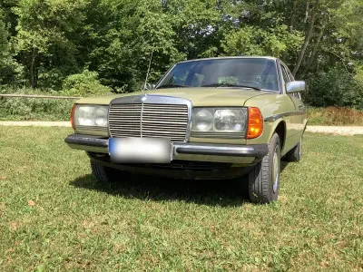 Gebraucht Mercedes 200 60 PS (44 kW) 1980 Grün Limousine