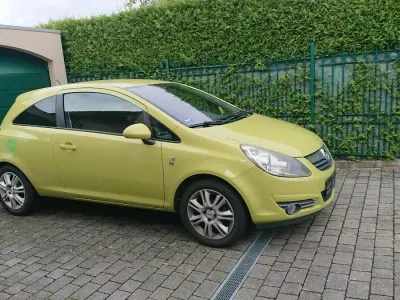 Gebraucht Opel Corsa Edition 87 PS (63 kW) 2010 Grün Kleinwagen
