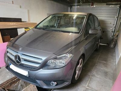 Mercedes B200