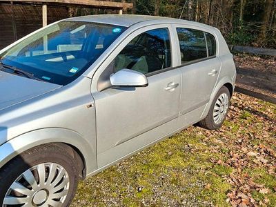 Gebraucht Opel Astra Catch Me 120 PS (88 kW) 2007 Silber Limousine