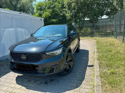 Neu Volvo XC40 Ultra 197 PS (144 kW) 2025 Schwarz SUV