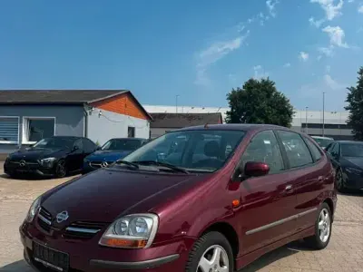 Gebraucht Nissan Almera Tino 114 PS (83 kW) 2003 Rot Van / Kleinbus
