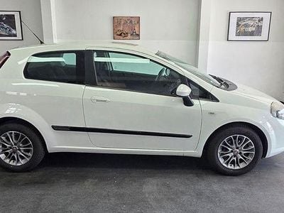 Gebraucht Fiat Punto Evo Life 77 PS (56 kW) 2011 Weiß Kleinwagen