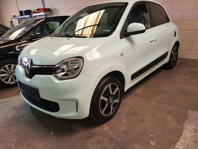 Second-hand Renault Twingo LIMITED 73 CP (53 kW) 2020 Albastru Hatchback