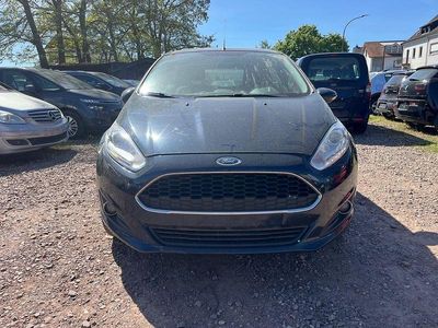 Second-hand Ford Fiesta Celebration 80 CP (58 kW) 2016 Albastru Hatchback