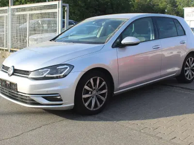 Gebraucht VW Golf VIII Highline 150 PS (110 kW) 2020 Reflexsilber metallic Limousine