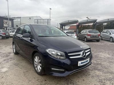 Gebraucht Mercedes B180 109 PS (80 kW) 2016 Cavansitblau  metalliclack Van / Kleinbus