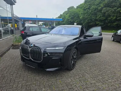 Gebraucht BMW 740 M Sport 286 PS (210 kW) 2023 Schwarz Limousine