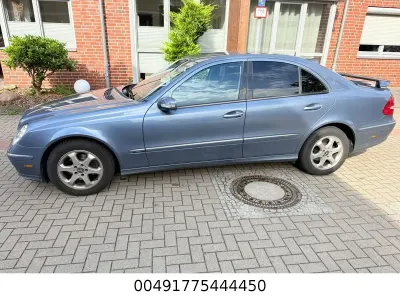 Gebraucht Mercedes E220 Avantgarde 150 PS (110 kW) 2005 Blau Limousine
