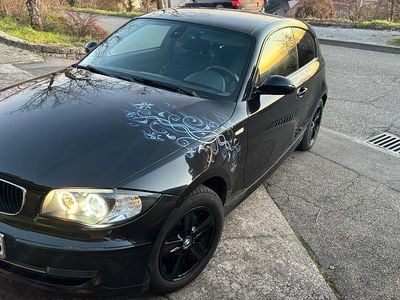 Gebraucht BMW 116 122 PS (89 kW) 2007 Schwarz Kleinwagen