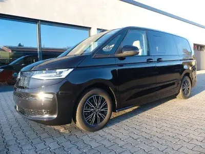 Gebraucht VW Multivan Life 150 PS (110 kW) 2024 Schwarz Van / Kleinbus