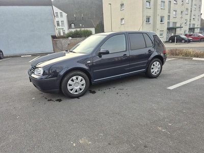 Gebraucht VW Golf IV 75 PS (55 kW) 2001 Blau Limousine