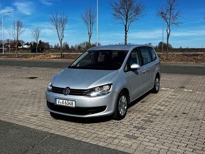 Second-hand VW Sharan 150 CP (110 kW) 2011 Argintiu Monovolum