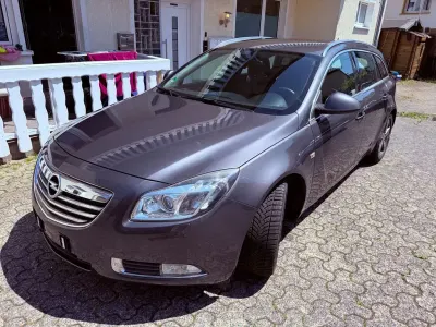 Gebraucht Opel Insignia Sport 131 PS (96 kW) 2011 Grau Limousine