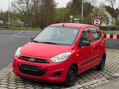 Gebraucht Hyundai i10 70 PS (51 kW) 2013 Rot Kleinwagen