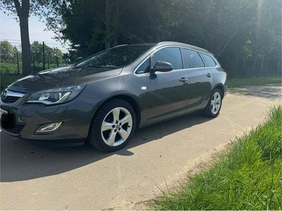 Gebraucht Opel Astra Sport 103 PS (75 kW) 2010 Grau Kombi