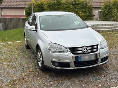 Silber Gebraucht 2005 VW Jetta Limousine | 2.500 € (Etwas zu teuer)