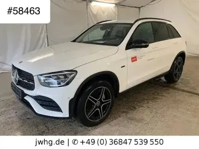 Gebraucht Mercedes GLC300e AMG line 320 PS (235 kW) 2021 Polarweiss SUV