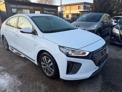 Weiß Gebraucht 2016 Hyundai Ioniq Premium Kleinwagen | 9.999 € (Fairer Preis)