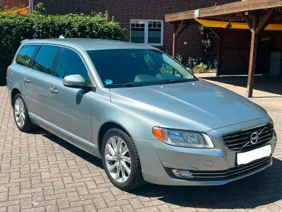 Gebraucht Volvo V70 Momentum 181 PS (133 kW) 2014 Silber Kombi