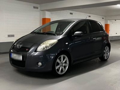 gebraucht Toyota Yaris 1,8-l-Dual-VVT-i TS