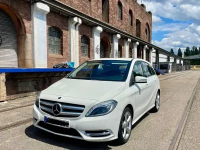 Gebraucht Mercedes B200 Sport 156 PS (114 kW) 2014 Weiß Kleinwagen