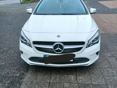 Gebraucht Mercedes CLA200 Shooting Brake 136 PS (100 kW) 2017 Andere farben Kombi