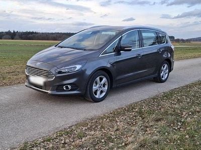 Gebraucht Ford S-MAX Titanium 210 PS (154 kW) 2017 Grau Van / Kleinbus