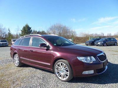 Gebraucht Skoda Superb Elegance 160 PS (117 kW) 2012 Rot Kombi