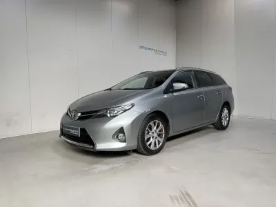 Gebraucht Toyota Auris 99 PS (72 kW) 2014 Grau Limousine