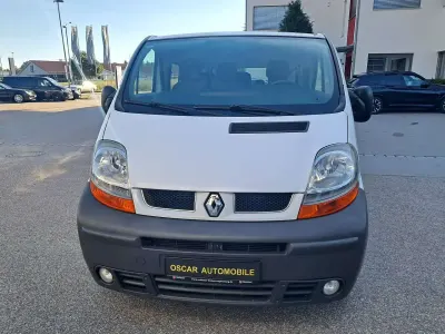 Gebraucht Renault Trafic 145 PS (106 kW) 2006 Weiss casablanca Van / Kleinbus