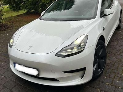 Weiß Gebraucht 2021 Tesla Model 3 Limousine | 20.990 € (Guter Preis)