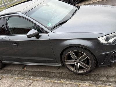 Grau Gebraucht 2015 Audi A3 S-Line Limousine | 15.950 € (Fairer Preis)