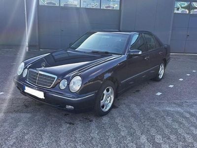Mercedes E280