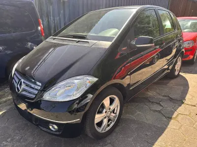Gebraucht Mercedes A180 Avantgarde 116 PS (85 kW) 2010 Schwarz Limousine