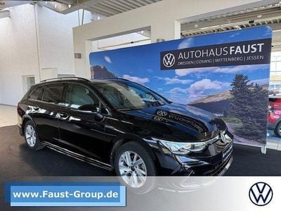 Gebraucht VW Golf VIII R-line 150 PS (110 kW) 2022 Schwarz perleffekt Kombi
