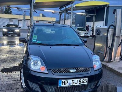 Schwarz Gebraucht 2007 Ford Fiesta Style Limousine | 1.800 € (Fairer Preis)