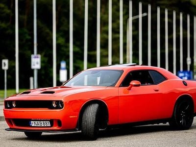 Gebraucht Dodge Challenger 305 PS (224 kW) 2021 Orange Coupé